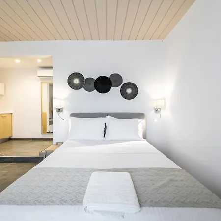 Bay View Apartment *